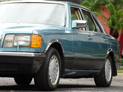 1991 Mercedes - Benz 300SE