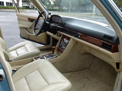 1991 Mercedes - Benz 300SE