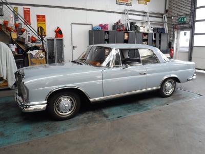 1963 Mercedes - Benz 220 SE Coupe W111