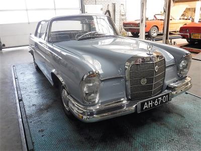 1963 Mercedes - Benz 220 SE Coupe W111