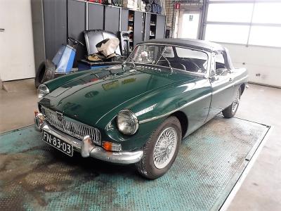 1965 MG B Cabrio  no. 7802