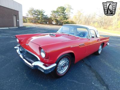 1957 Ford Thunderbird