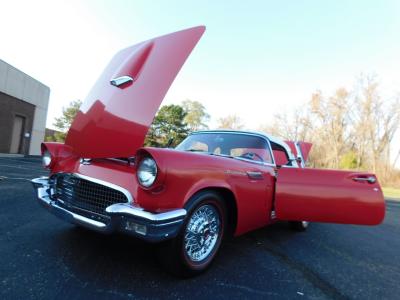 1957 Ford Thunderbird