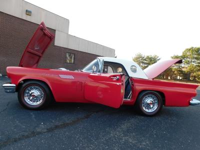 1957 Ford Thunderbird