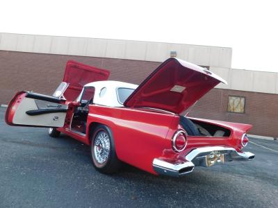 1957 Ford Thunderbird