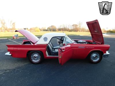 1957 Ford Thunderbird