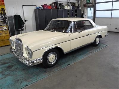 1967 Mercedes - Benz 300SE Coupe no. 9662