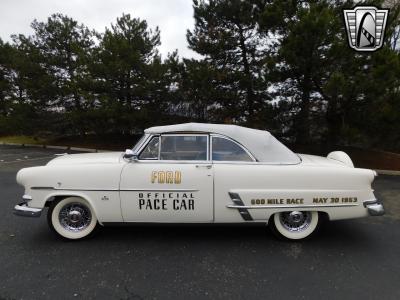 1953 Ford Crestline