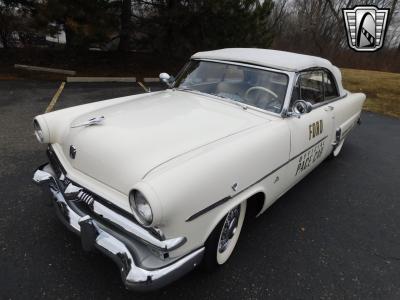 1953 Ford Crestline