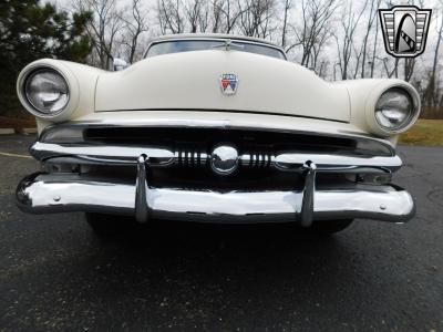 1953 Ford Crestline