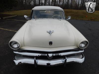 1953 Ford Crestline