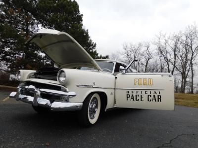 1953 Ford Crestline