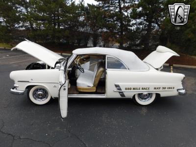 1953 Ford Crestline