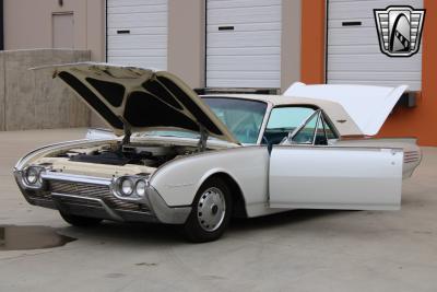 1961 Ford Thunderbird