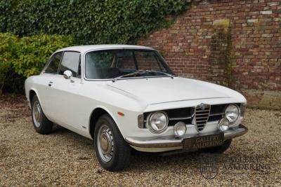 1970 Alfa Romeo GT 1300 Junior Stepnose