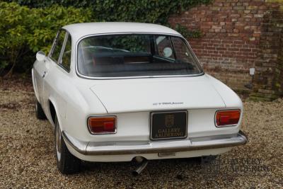 1970 Alfa Romeo GT 1300 Junior Stepnose