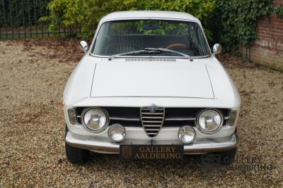 1970 Alfa Romeo GT 1300 Junior Stepnose