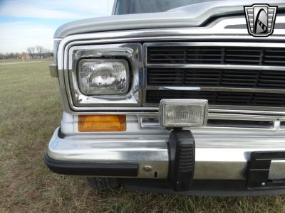 1989 Jeep Grand Wagoneer