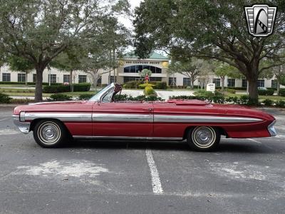 1961 Oldsmobile Starfire