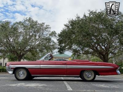 1961 Oldsmobile Starfire