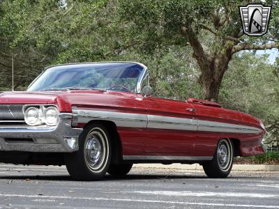 1961 Oldsmobile Starfire