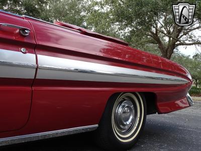 1961 Oldsmobile Starfire