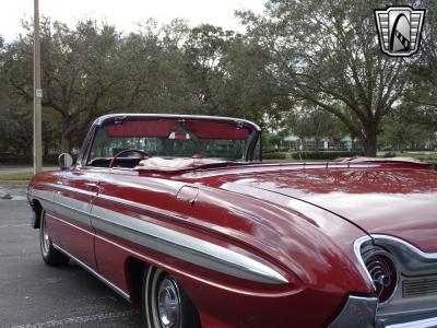 1961 Oldsmobile Starfire