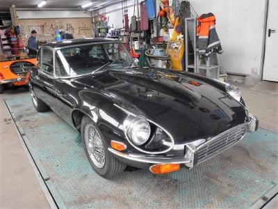 1972 Jaguar E-type V12 black