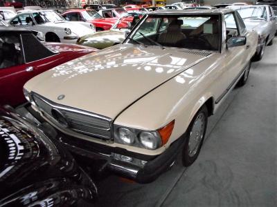 1987 Mercedes - Benz 560 SL white