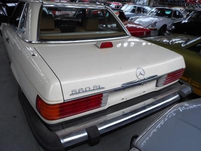 1987 Mercedes - Benz 560 SL white