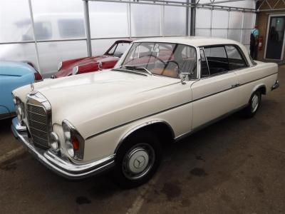 1966 Mercedes - Benz 300SE Coupe white W112