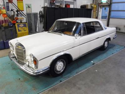 1966 Mercedes - Benz 300SE Coupe white W112