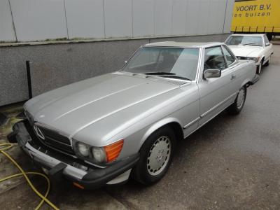 1986 Mercedes - Benz 560SL Roadster