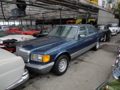 1985 Mercedes - Benz 380SE sedan