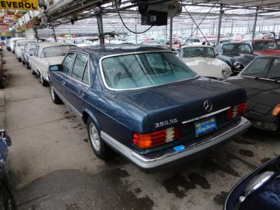 1985 Mercedes - Benz 380SE sedan