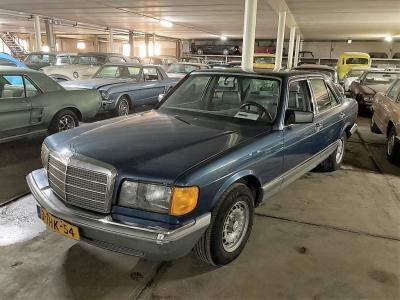 1985 Mercedes - Benz 380SE sedan