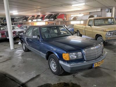 1985 Mercedes - Benz 380SE sedan