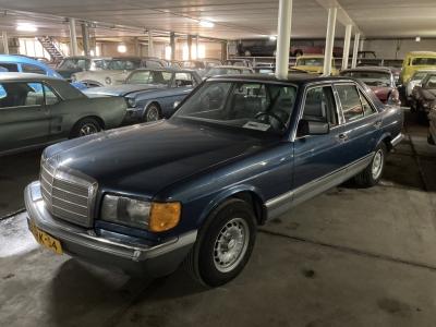 1985 Mercedes - Benz 380SE sedan