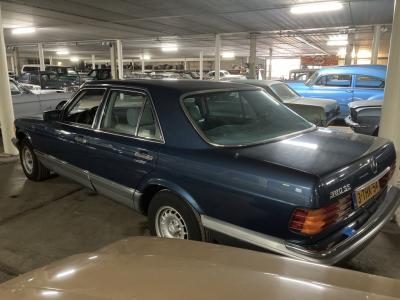 1985 Mercedes - Benz 380SE sedan