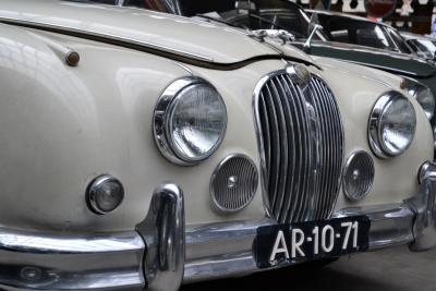 1960 Jaguar MK2 - wit