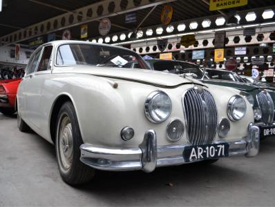 1960 Jaguar MK2 - wit