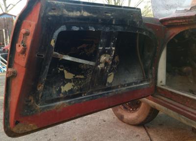 1958 Fiat 1200 TV to restore red