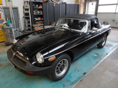 1980 MG B black