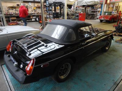 1980 MG B black