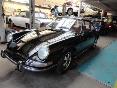 1969 Porsche 911 E black