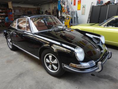 1969 Porsche 911 E black