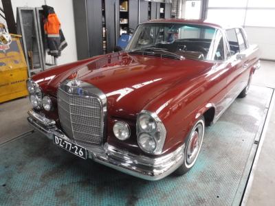 1967 Mercedes - Benz 250SE Coupe red