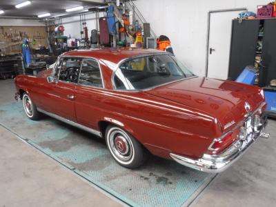 1967 Mercedes - Benz 250SE Coupe red