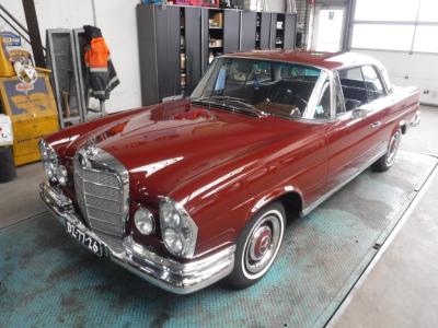 1967 Mercedes - Benz 250SE Coupe red