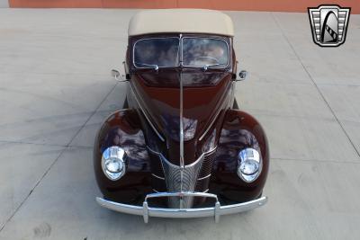 1940 Ford Deluxe